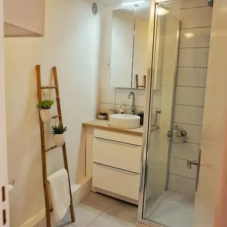 Emplacement N°1+terrasse Vue+cite+trivalle+clim Apartment *