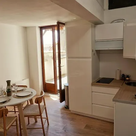 Emplacement N°1+terrasse Vue+cite+trivalle+clim Carcassonne
