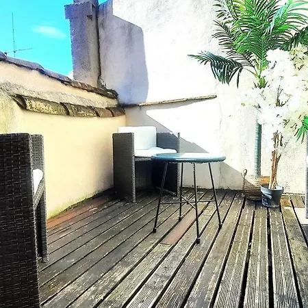 Emplacement N°1+terrasse Vue+cite+trivalle+clim Apartment *