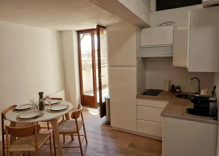 Emplacement N°1+terrasse Vue+cite+trivalle+clim Carcassonne