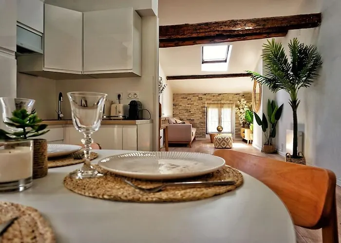 Emplacement N°1+terrasse Vue+cite+trivalle+clim